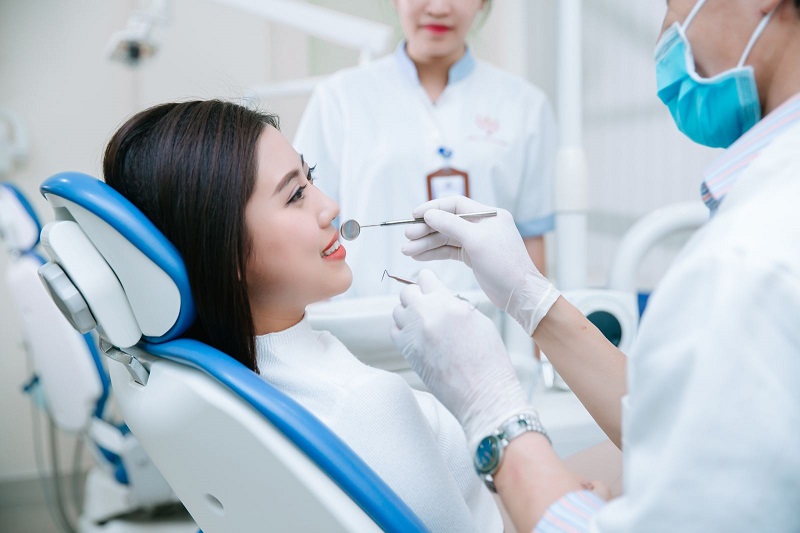 Khi khám răng tại các cơ sở y tế uy tín có sử dụng bảo hiểm