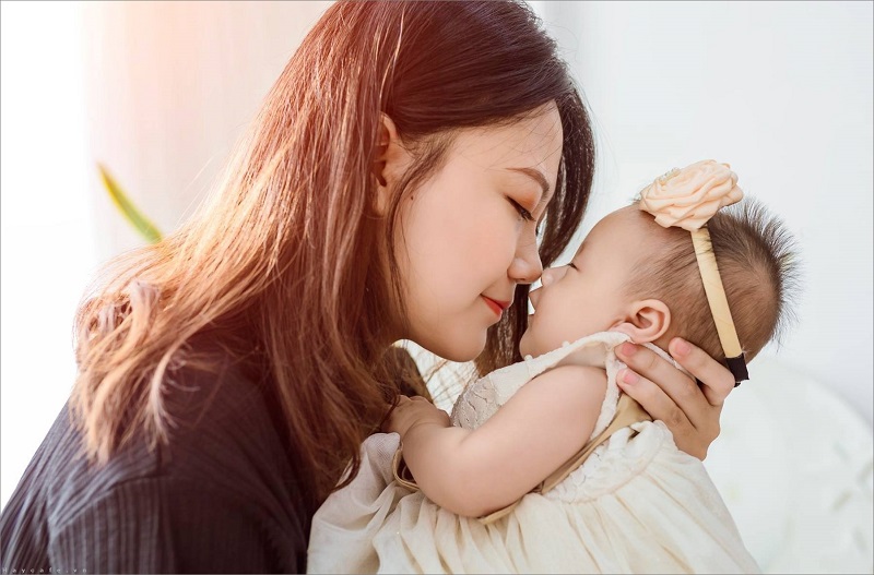 Mẹ cần xử lý nhanh chóng để giúp trẻ thay đổi thói quen tiêu cực về vị trí lưỡi, nhằm tránh gây ra những ảnh hưởng về sau