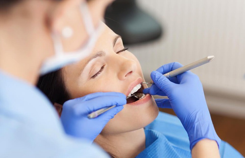 Bạn cần nhanh chóng thông báo với bác sĩ nha khoa để xác định chính xác nguyên nhân của vấn đề khi niềng răng xong bị hô trở lại