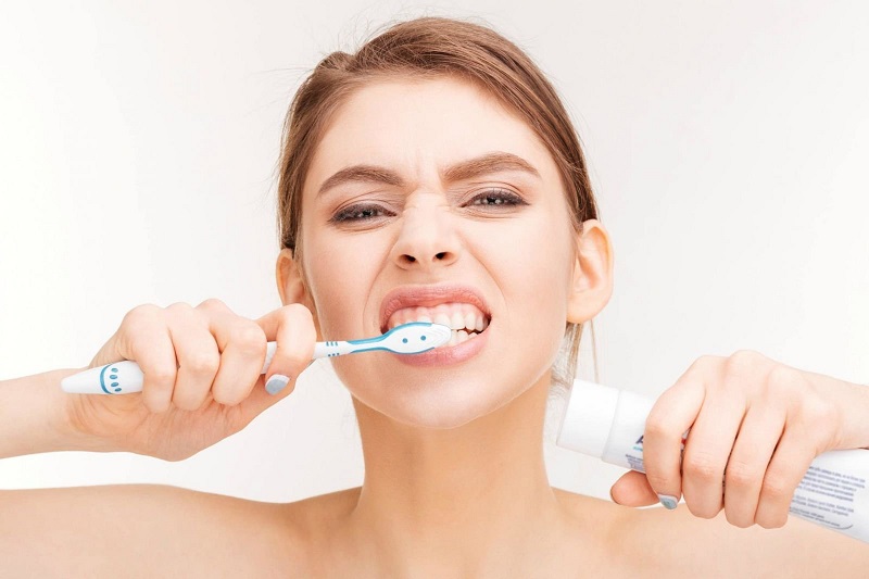 Tình trạng trám răng bị đau nhức bắt nguồn từ chế độ chăm sóc răng miệng thường ngày