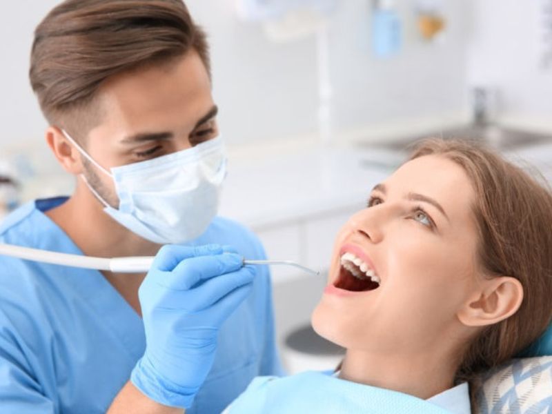 Nên lựa chọn những địa chỉ nha khoa uy tín, chất lượng để hạn chế tình trạng đau nhức do trám răng sâu xảy ra